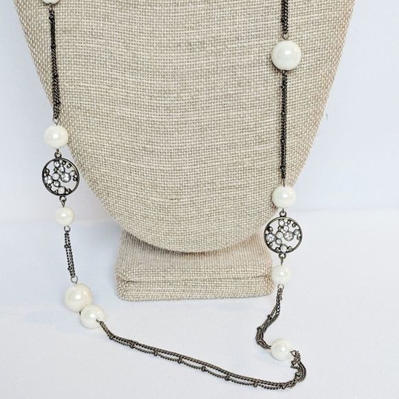 Vintage Multi Chain Necklace with Flower Disks - Picture 4 of 6